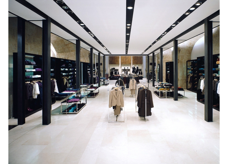  Establishment For Sale Clothing