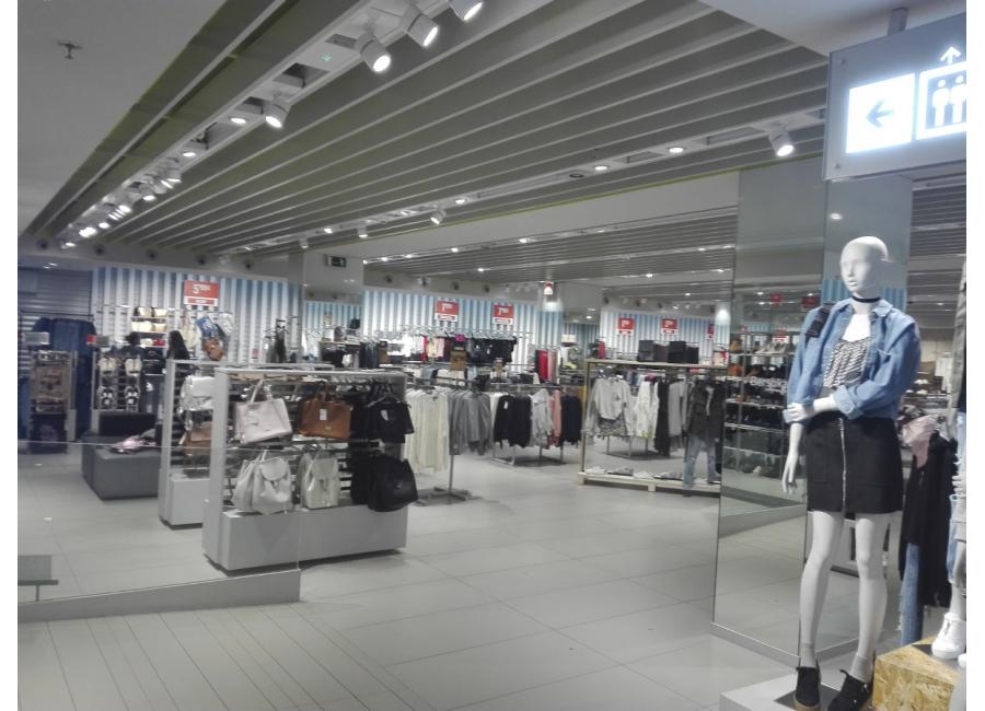 Instalación eléctrica para tienda de ropa